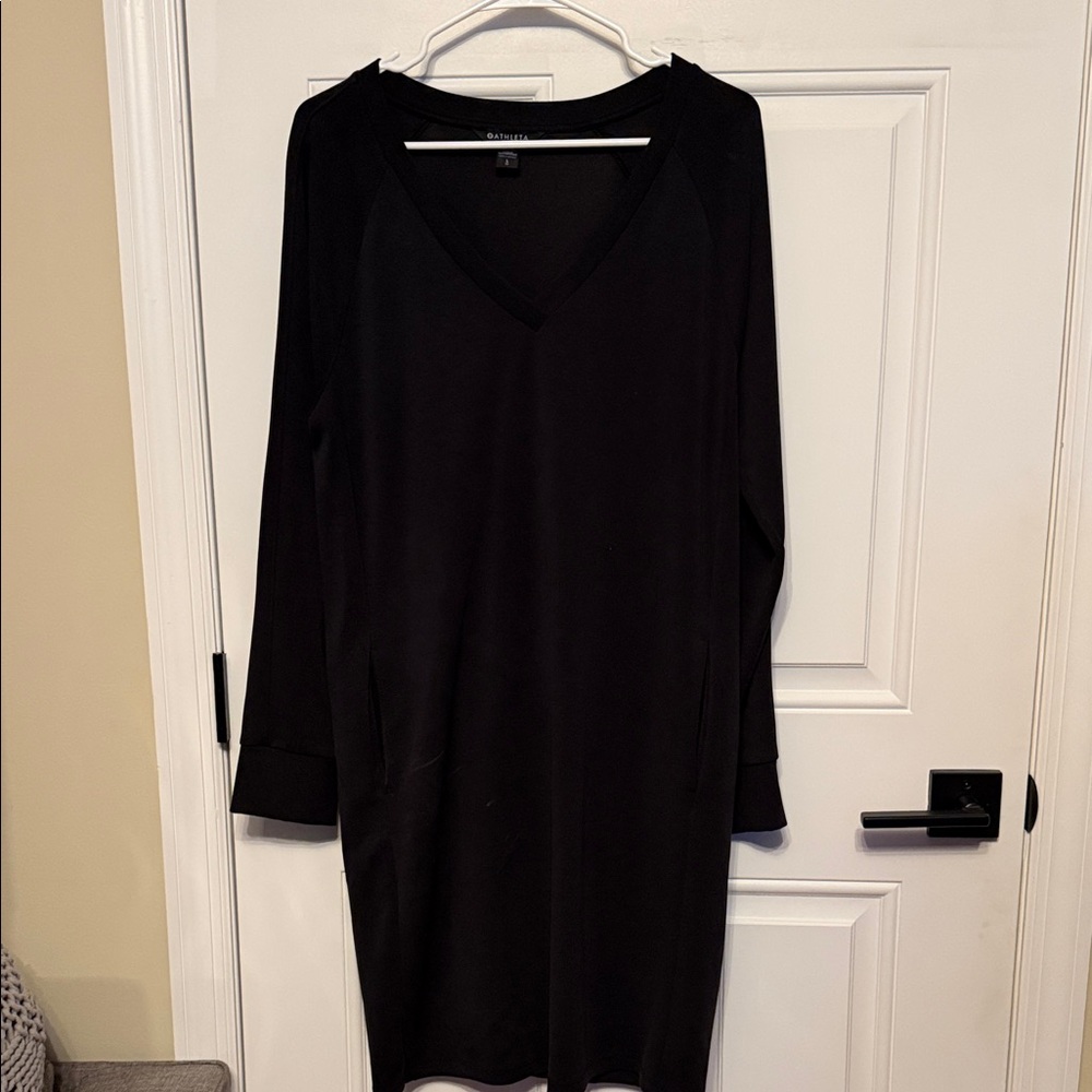 Athleta Black Long Sleeve V-Neck Top